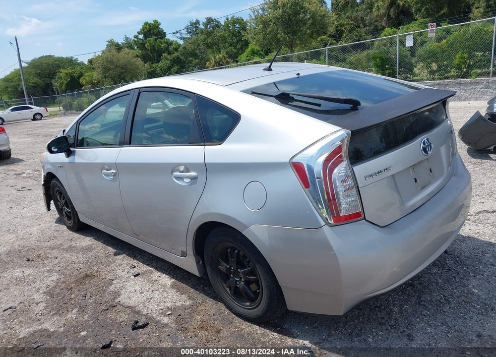 2013 TOYOTA PRIUS TWO VIN: JTDKN3DU5D5608923