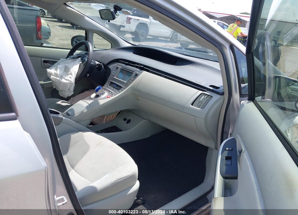 2013 TOYOTA PRIUS TWO VIN: JTDKN3DU5D5608923