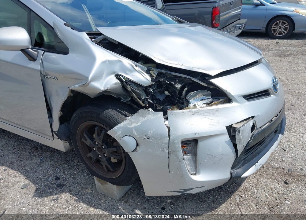 2013 TOYOTA PRIUS TWO VIN: JTDKN3DU5D5608923