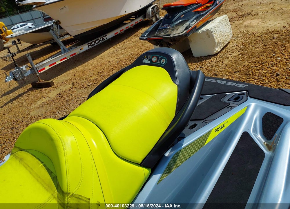 2021 SEA DOO JET-PUMP VIN: YDV12827J021