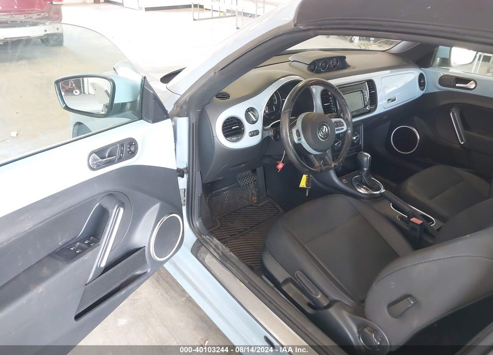 2013 VOLKSWAGEN BEETLE 2.0L TDI VIN: 3VW5L7AT9DM825677