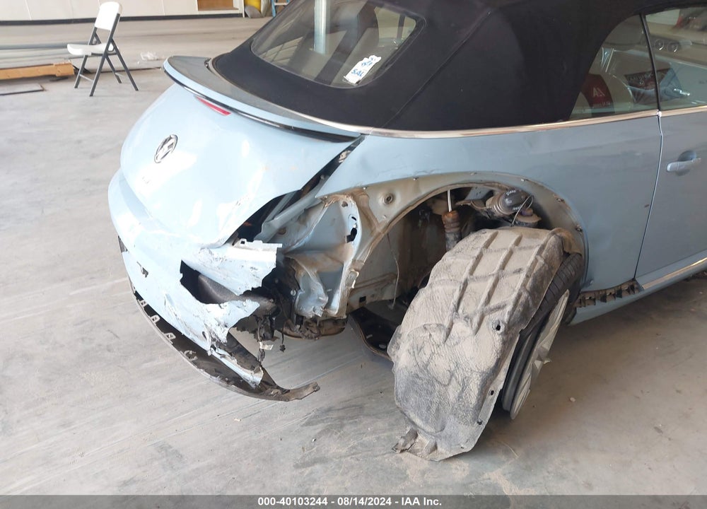 2013 VOLKSWAGEN BEETLE 2.0L TDI VIN: 3VW5L7AT9DM825677