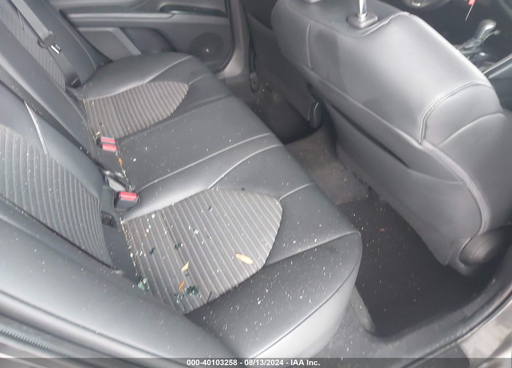 2019 TOYOTA CAMRY SE VIN: 4T1B11HK9KU210265