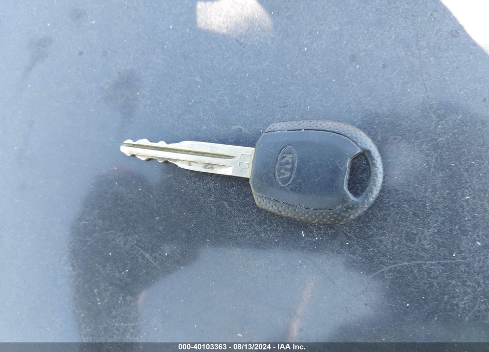2004 KIA SPECTRA EX/LX VIN: KNAFE122545052696
