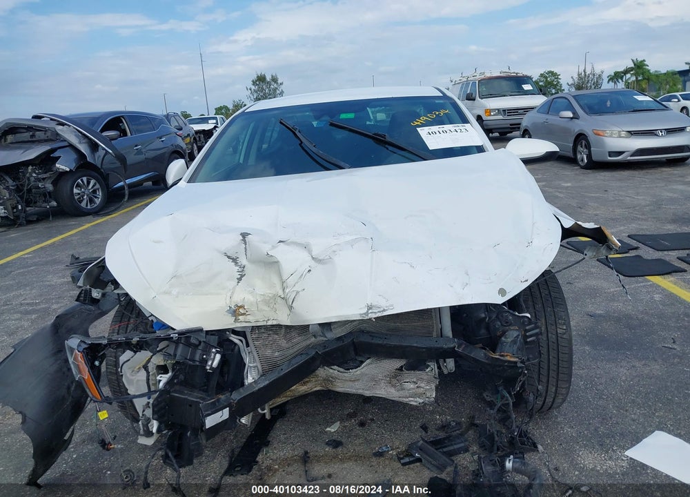 2020 HYUNDAI ELANTRA SE VIN: 5NPD74LF1LH561058