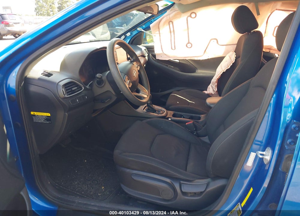 2018 HYUNDAI ELANTRA GT VIN: KMHH35LE8JU027421