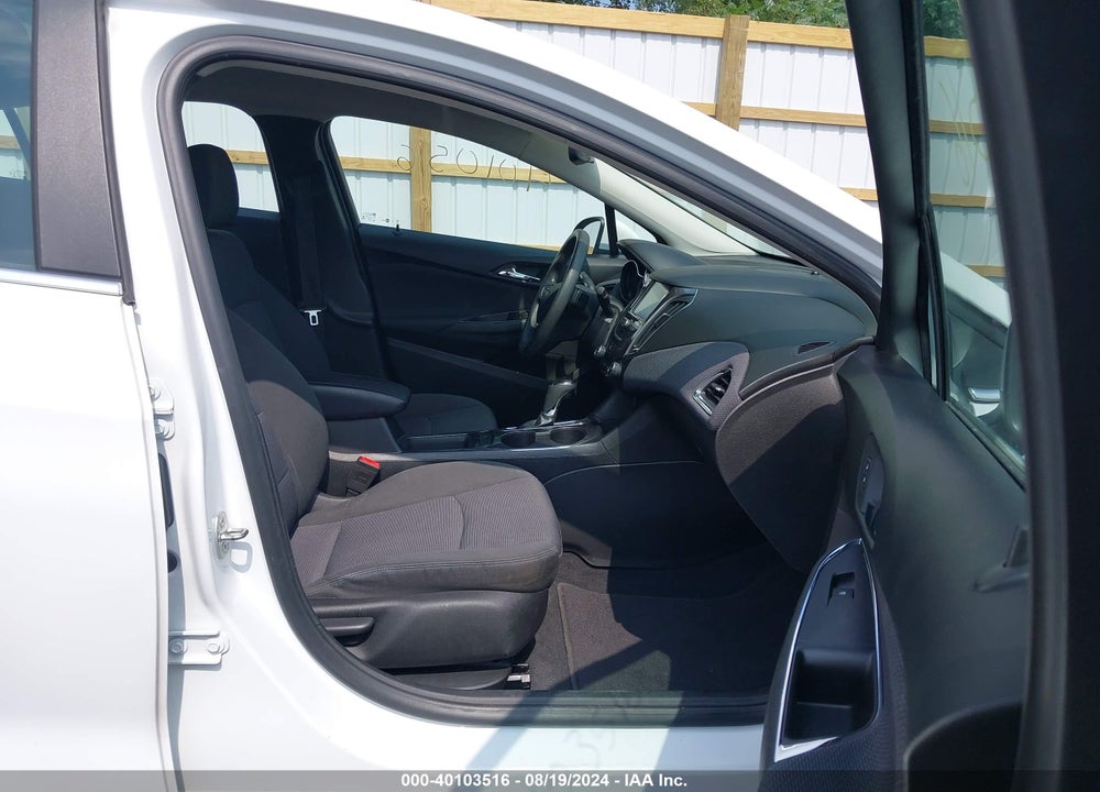 2018 CHEVROLET CRUZE LT AUTO VIN: 1G1BE5SM3J7175903