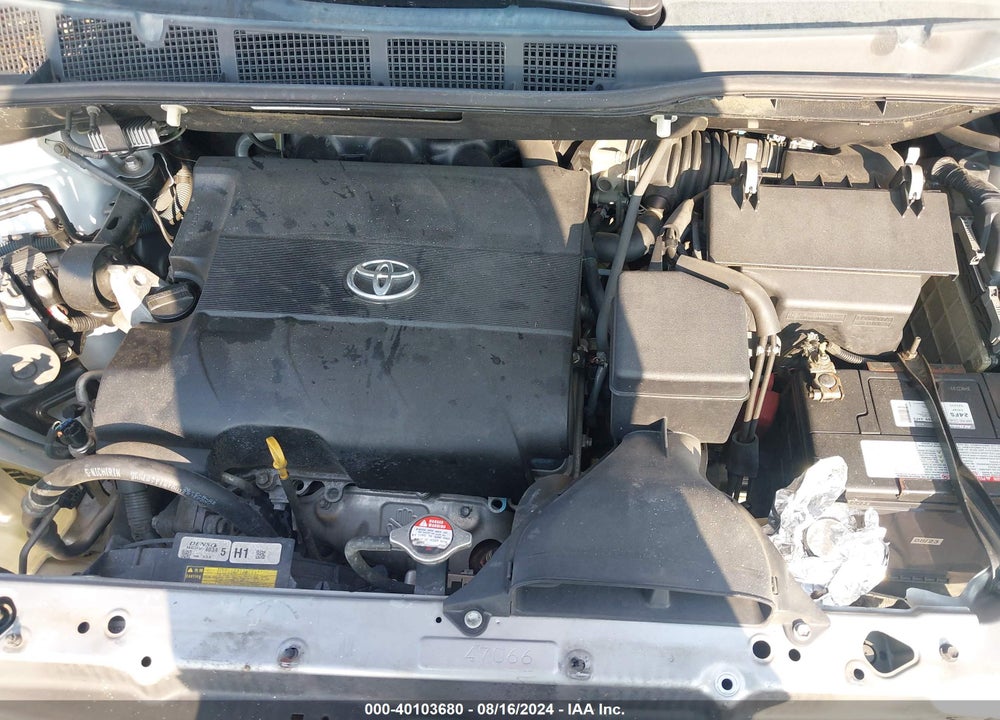 2011 TOYOTA SIENNA LE V6 VIN: 5TDKK3DCXBS049392