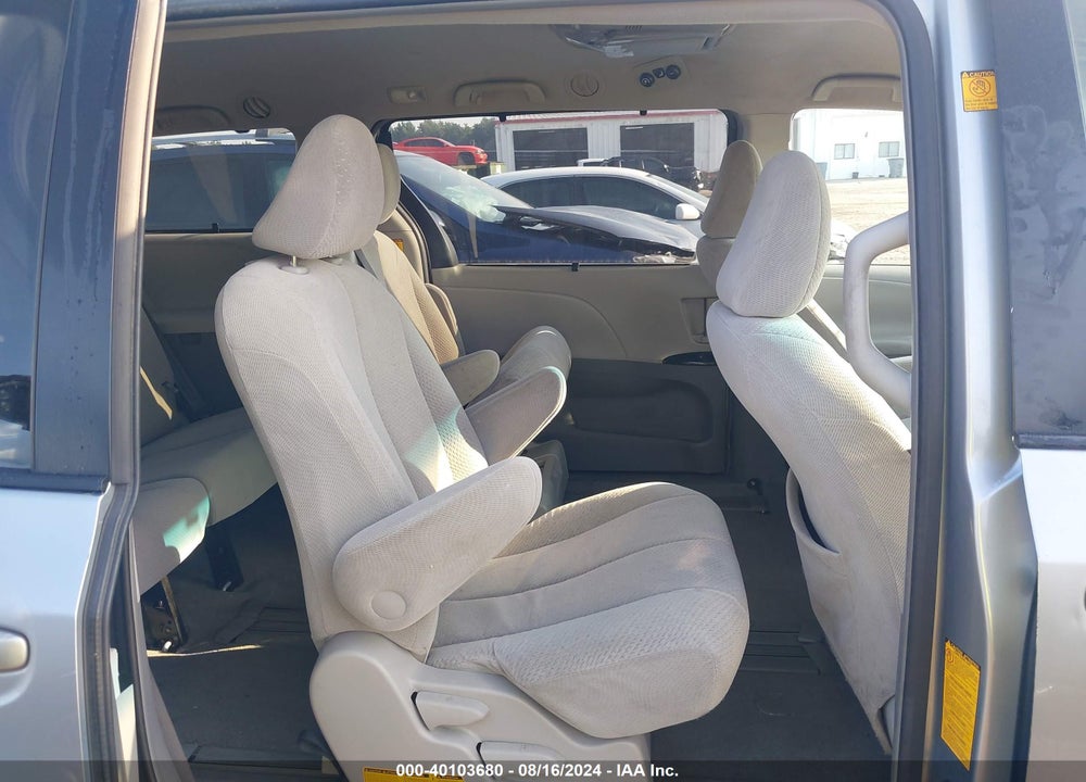 2011 TOYOTA SIENNA LE V6 VIN: 5TDKK3DCXBS049392