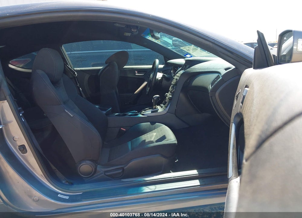 2015 HYUNDAI GENESIS 3.8 BASE VIN: KMHHU6KJ9FU122465