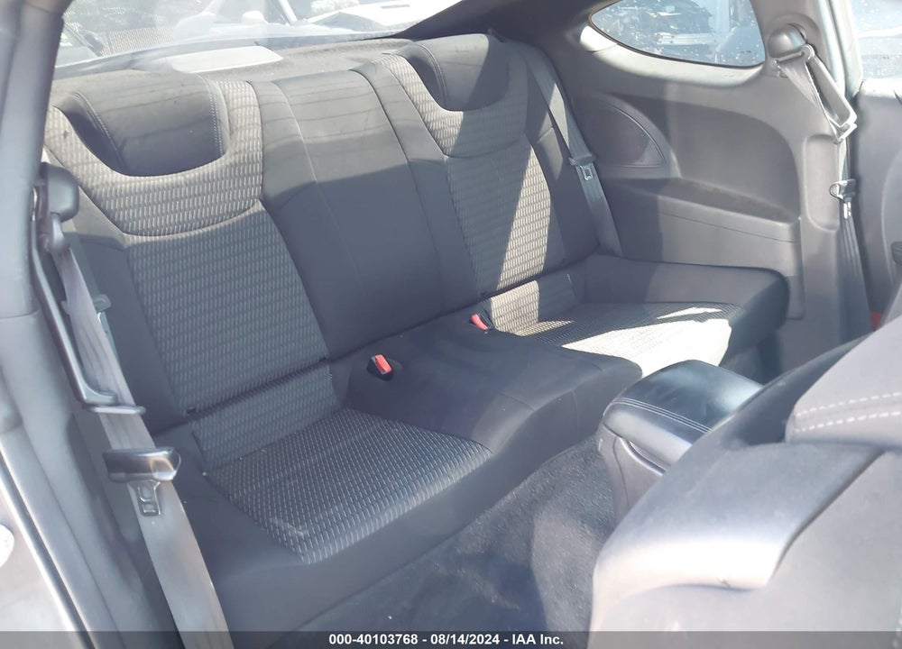 2015 HYUNDAI GENESIS 3.8 BASE VIN: KMHHU6KJ9FU122465
