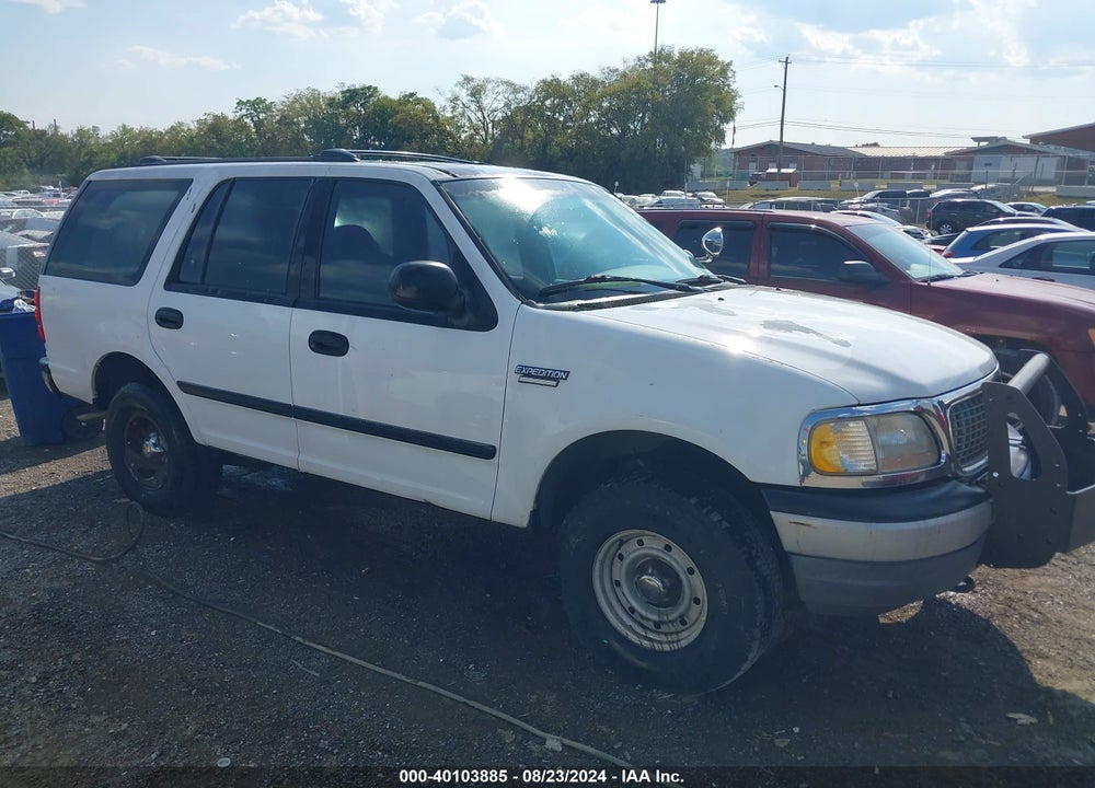 2000 FORD EXPEDITION XLT VIN: 1FMPU16L6YLB67740