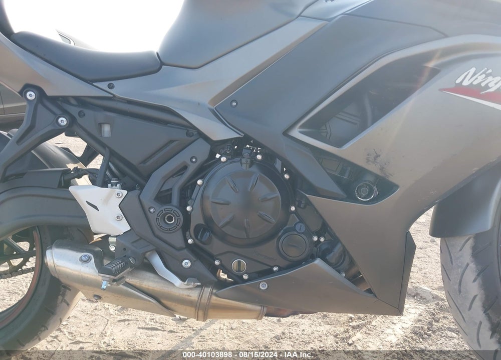2022 KAWASAKI EX650 VIN: ML5EXEN12NDA49729