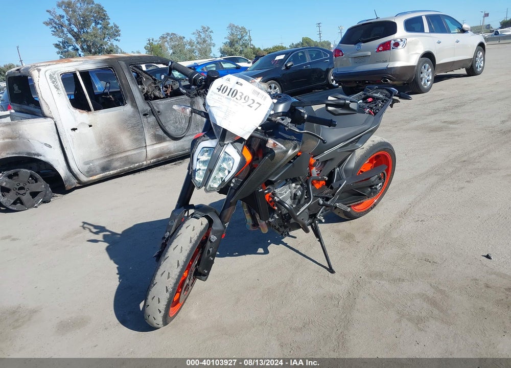2021 KTM 890 DUKE R VIN: VBKTU9409MM808344