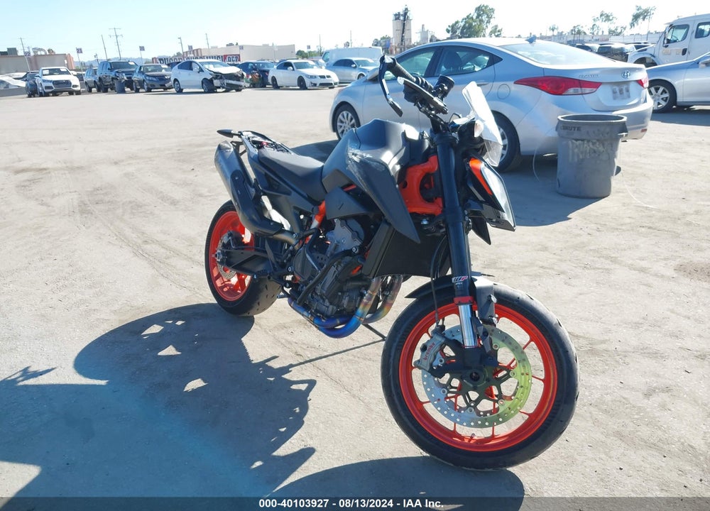 2021 KTM 890 DUKE R VIN: VBKTU9409MM808344