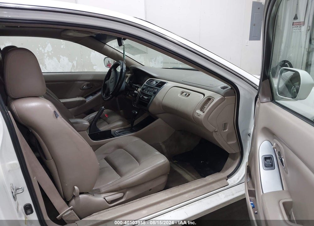 2002 HONDA ACCORD 2.3 EX VIN: 1HGCG32592A025464
