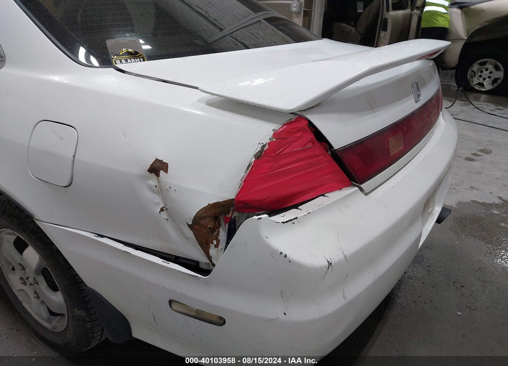 2002 HONDA ACCORD 2.3 EX VIN: 1HGCG32592A025464