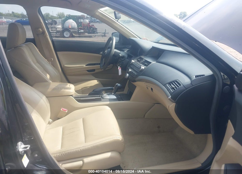 2012 HONDA ACCORD 2.4 SE VIN: 1HGCP2F64CA138690