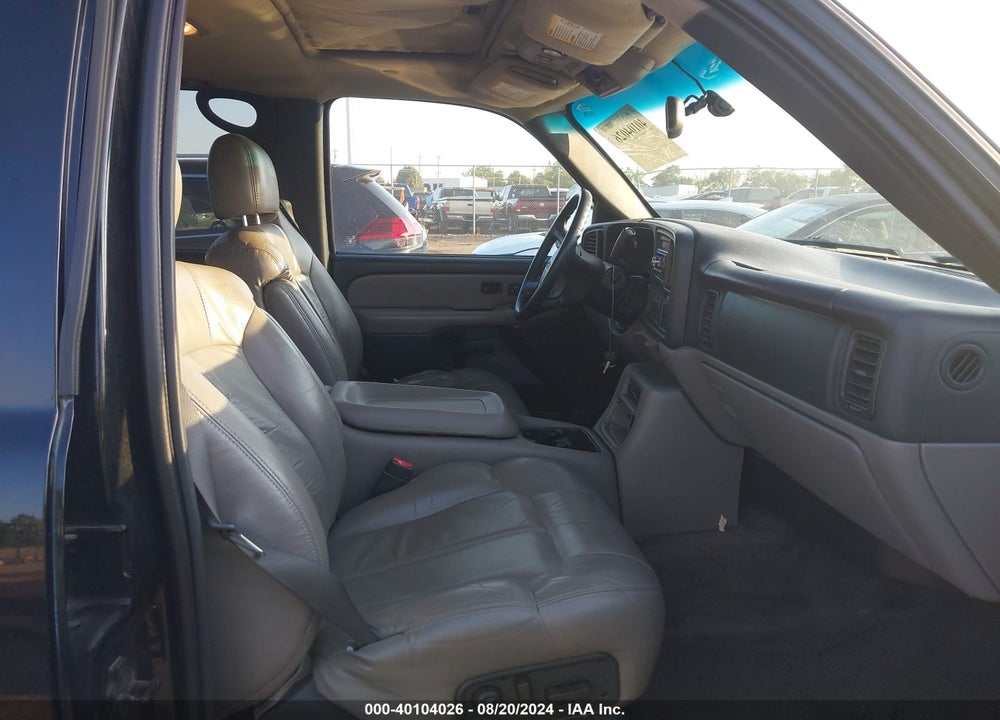 2002 CHEVROLET TAHOE LT VIN: 1GNEC13T02J318584