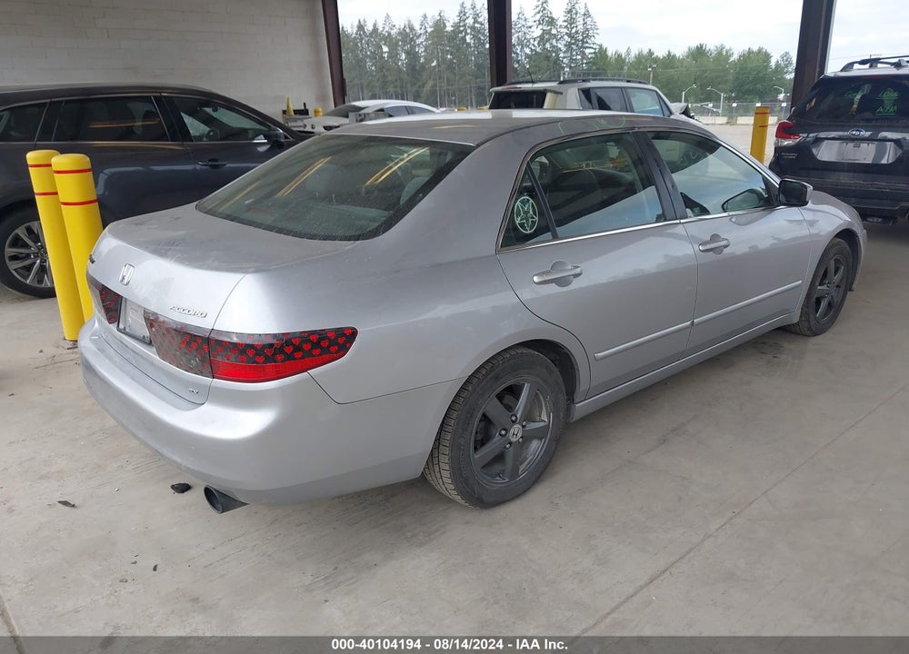2005 HONDA ACCORD 2.4 EX VIN: JHMCM56765C006148