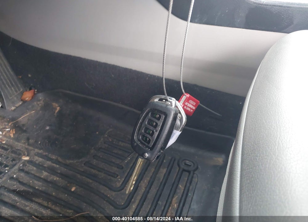 2017 HYUNDAI SONATA VIN: 5NPE24AFXHH528105
