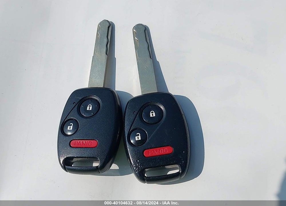 2011 HONDA FIT VIN: JHMGE8H37BC012577
