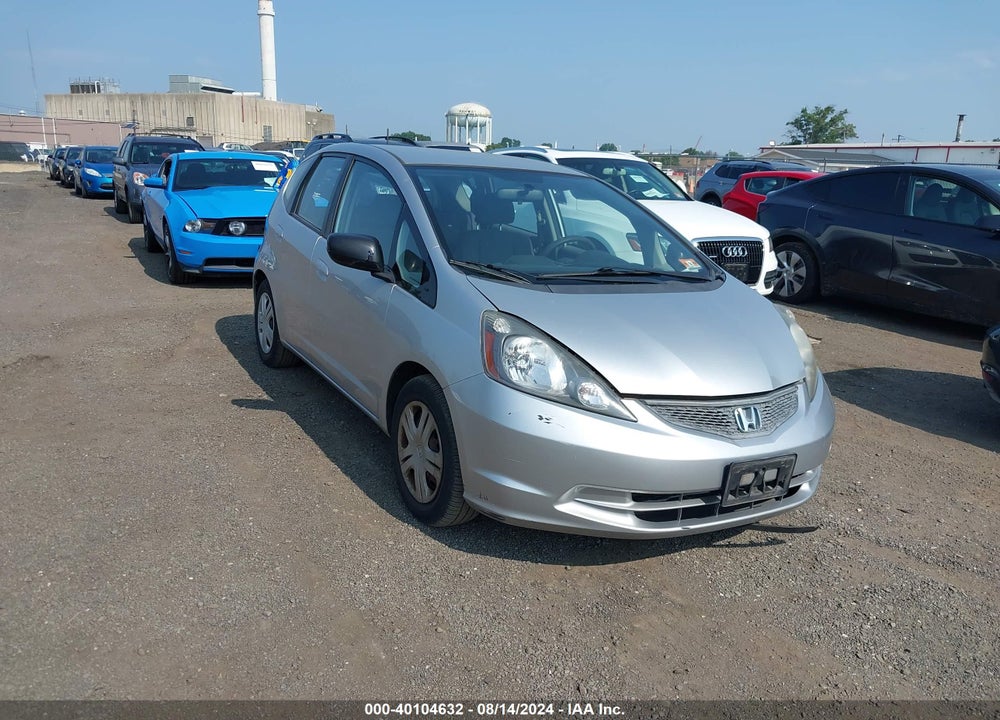 2011 HONDA FIT VIN: JHMGE8H37BC012577
