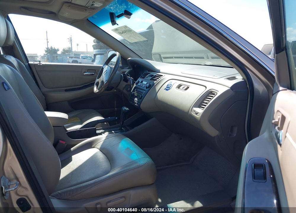 2002 HONDA ACCORD 3.0 EX VIN: 1HGCG16572A010492