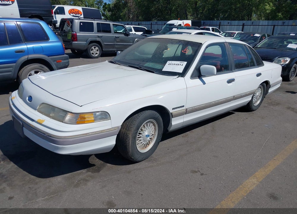1992 FORD CROWN VICTORIA LX VIN: 2FACP74W3NX138064