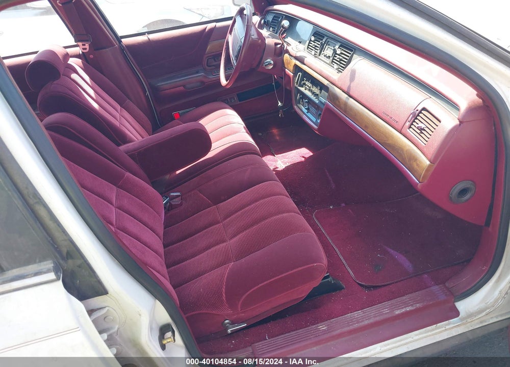 1992 FORD CROWN VICTORIA LX VIN: 2FACP74W3NX138064