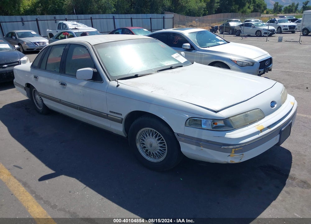 1992 FORD CROWN VICTORIA LX VIN: 2FACP74W3NX138064