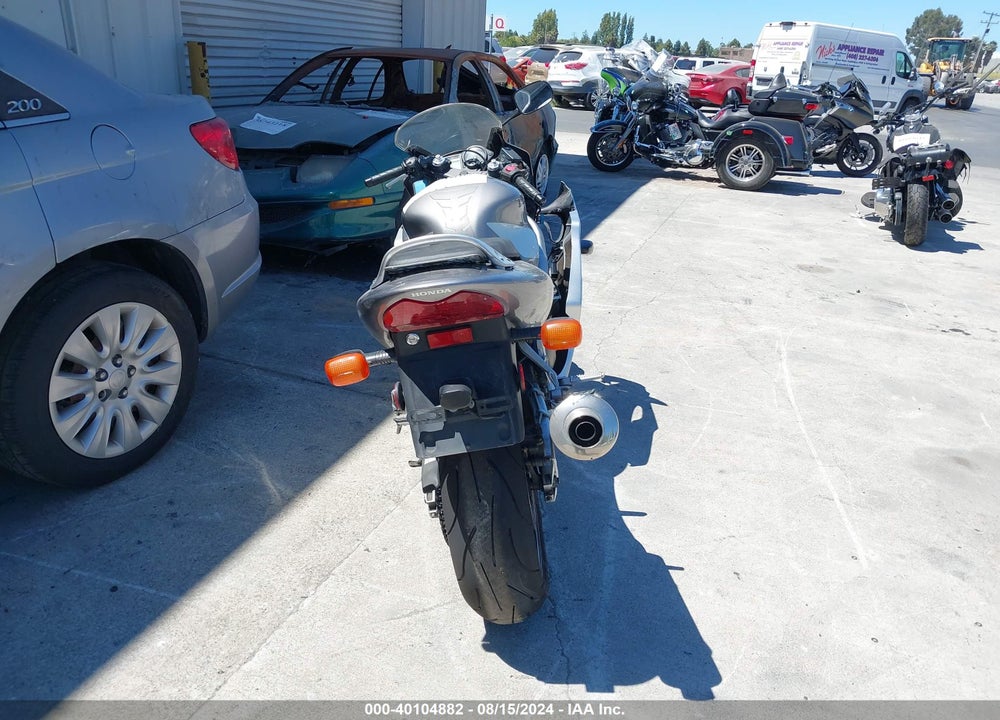 2005 HONDA CBR600 F4 VIN: JH2PC35125M600132