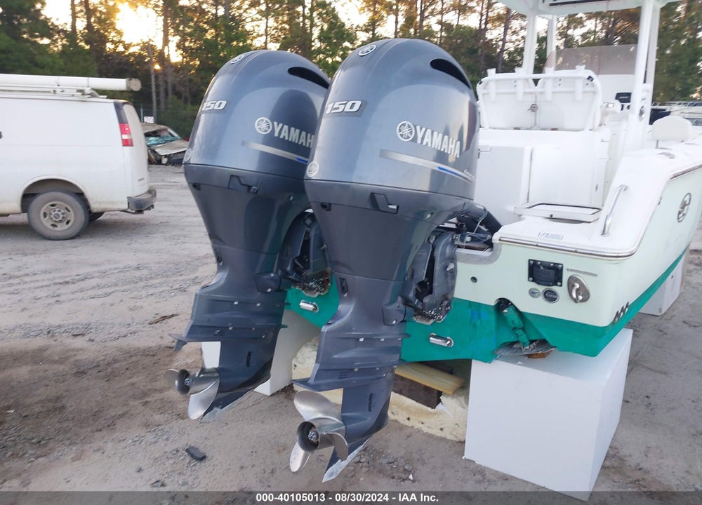 2015 SEA HUNT GAMEFISH 25 - DUAL 150 YAMAHA'S VIN: SXSF0529D515