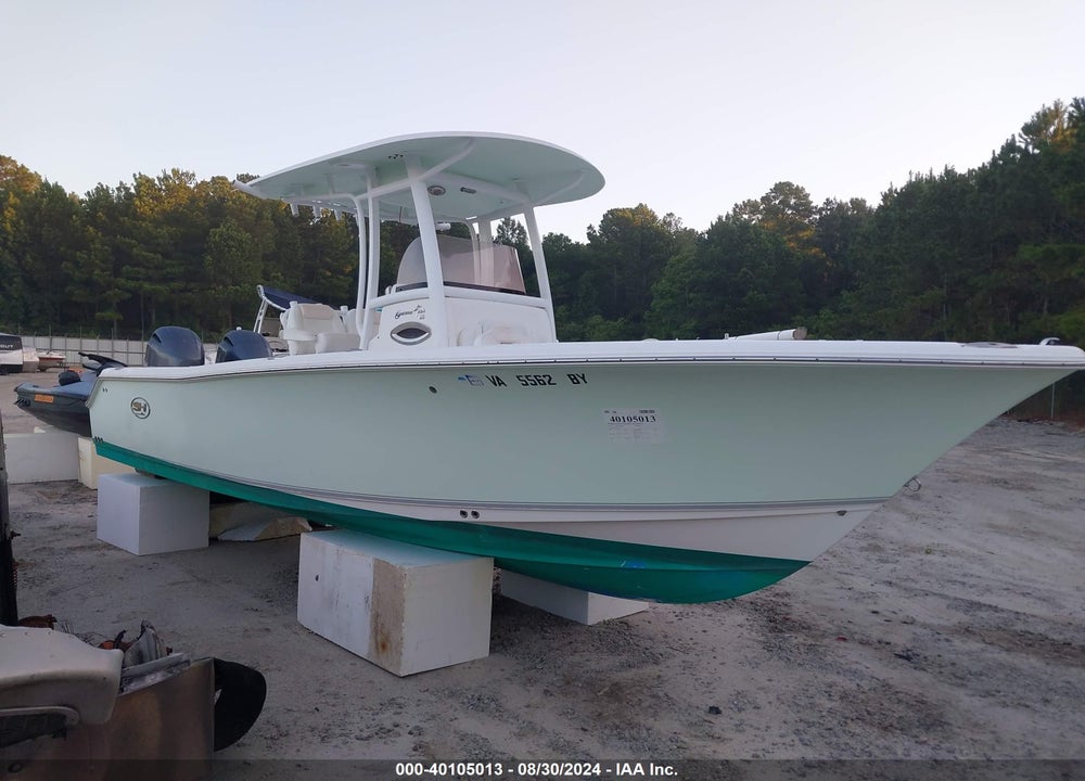 2015 SEA HUNT GAMEFISH 25 - DUAL 150 YAMAHA'S VIN: SXSF0529D515