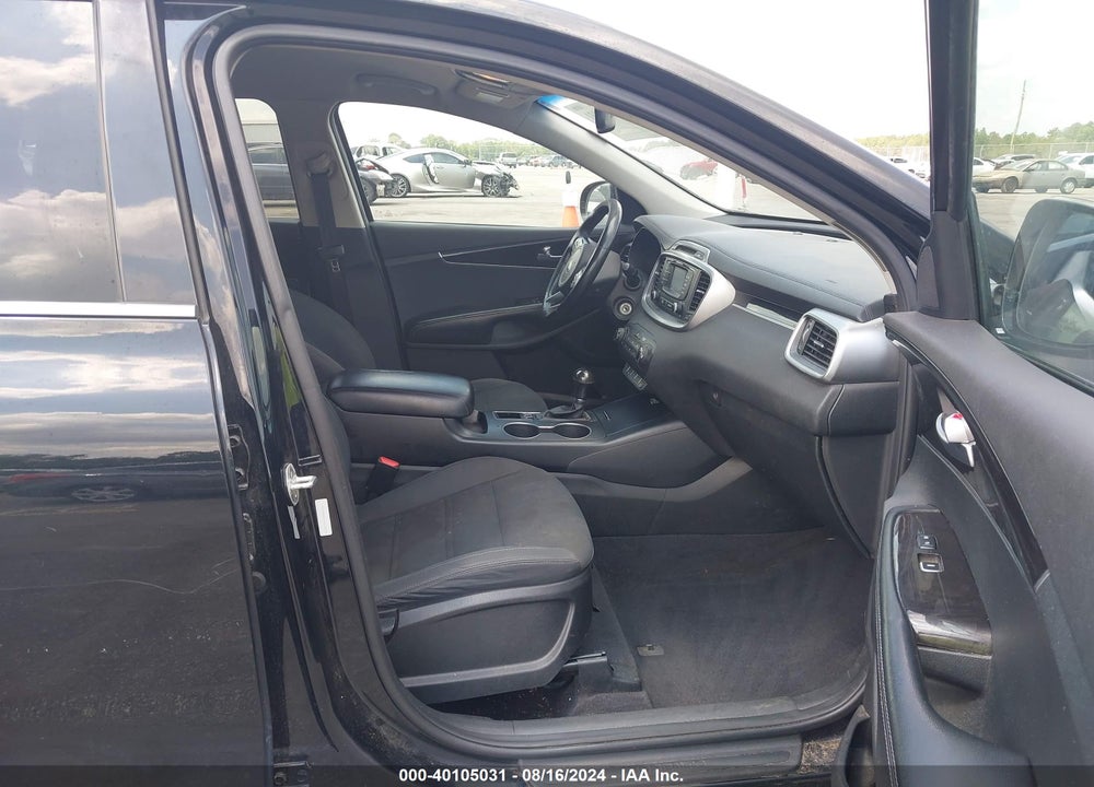 2016 KIA SORENTO 2.4L LX VIN: 5XYPGDA31GG110036