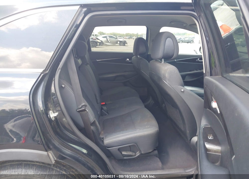 2016 KIA SORENTO 2.4L LX VIN: 5XYPGDA31GG110036