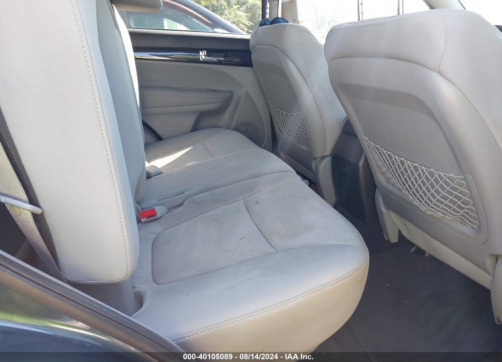 2011 KIA SORENTO LX V6 VIN: 5XYKT4A2XBG164179