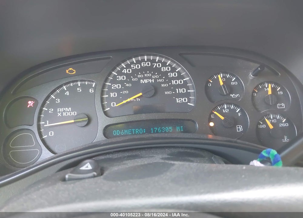 2005 CHEVROLET TAHOE LS VIN: 1GNEC13V75R239551