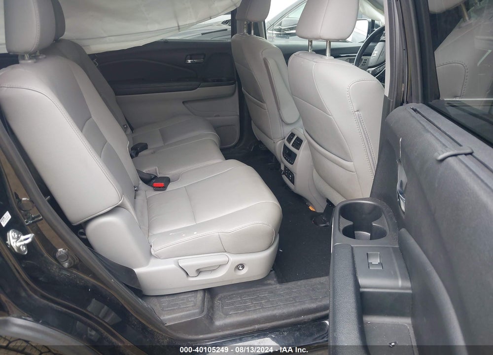2017 HONDA PILOT TOURING VIN: 5FNYF6H95HB069206