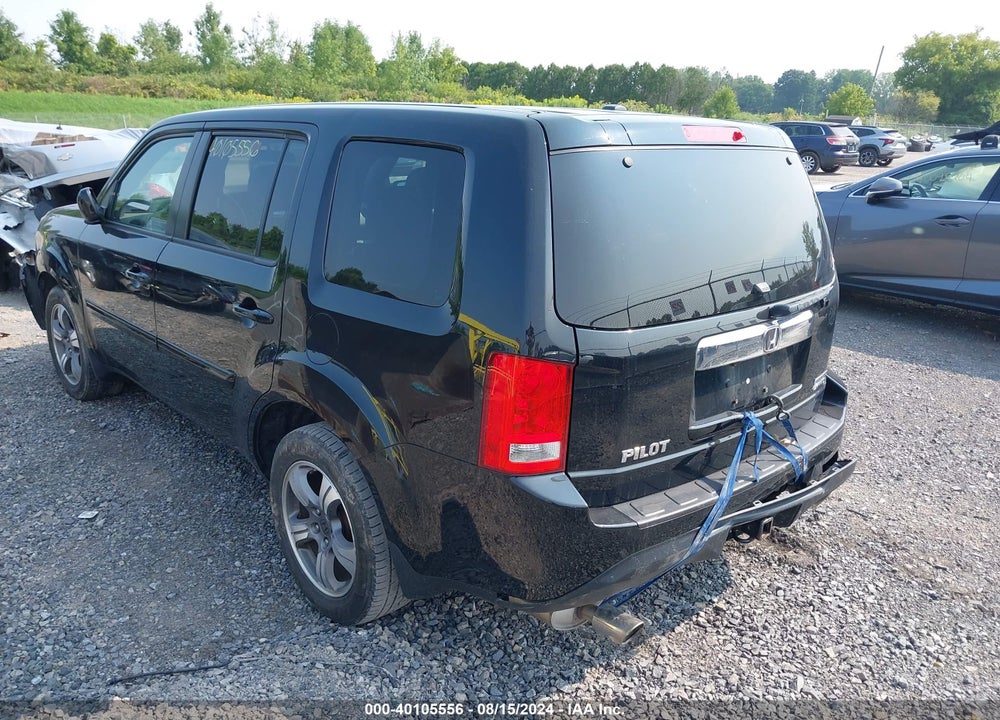 2015 HONDA PILOT SE VIN: 5FNYF4H37FB027519