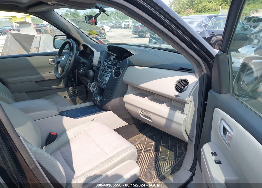 2015 HONDA PILOT SE VIN: 5FNYF4H37FB027519