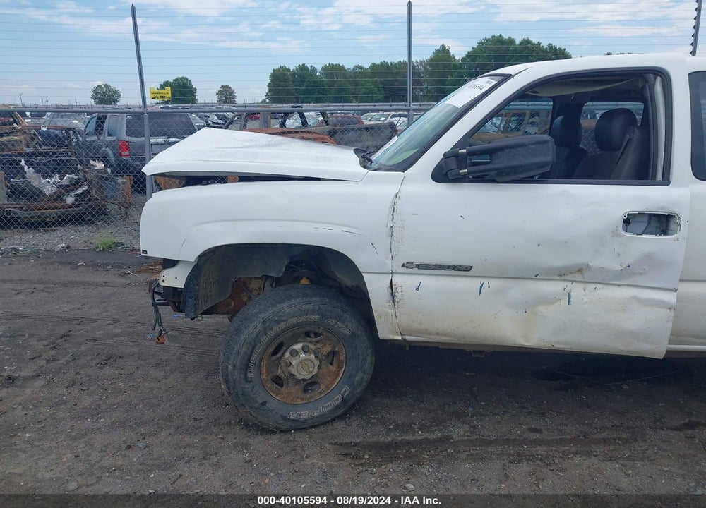 2005 CHEVROLET SILVERADO 2500HD WORK TRUCK VIN: 1GCHK29U35E208365