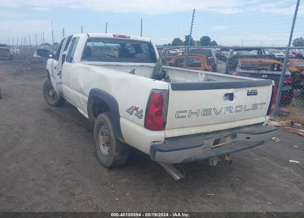2005 CHEVROLET SILVERADO 2500HD WORK TRUCK VIN: 1GCHK29U35E208365