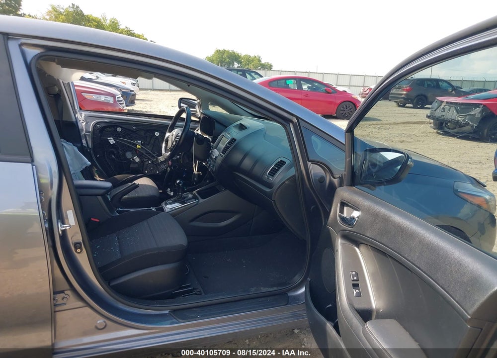 2018 KIA FORTE S VIN: 3KPFL4A73JE267291