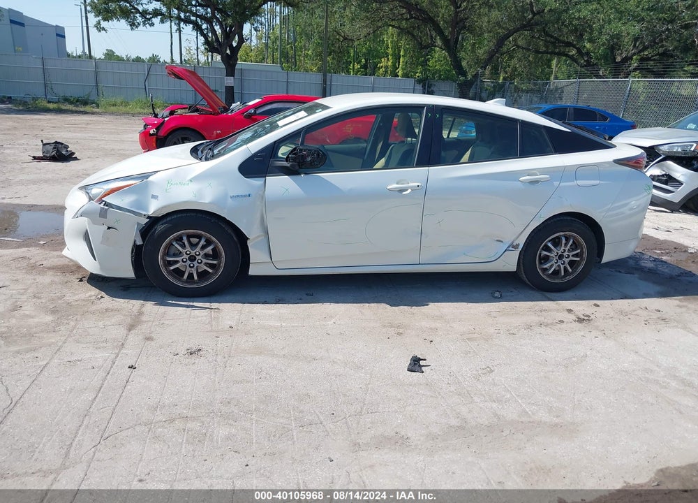 2017 TOYOTA PRIUS TWO VIN: JTDKBRFU5H3545185