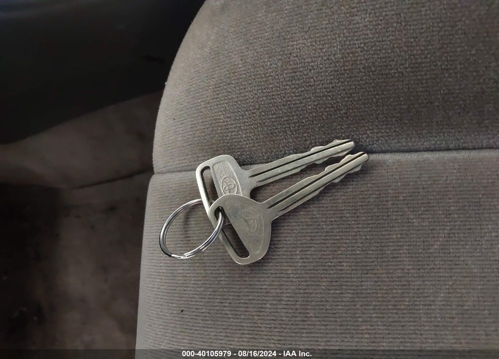 1999 TOYOTA CAMRY LE VIN: 4T1BG22KXXU557494
