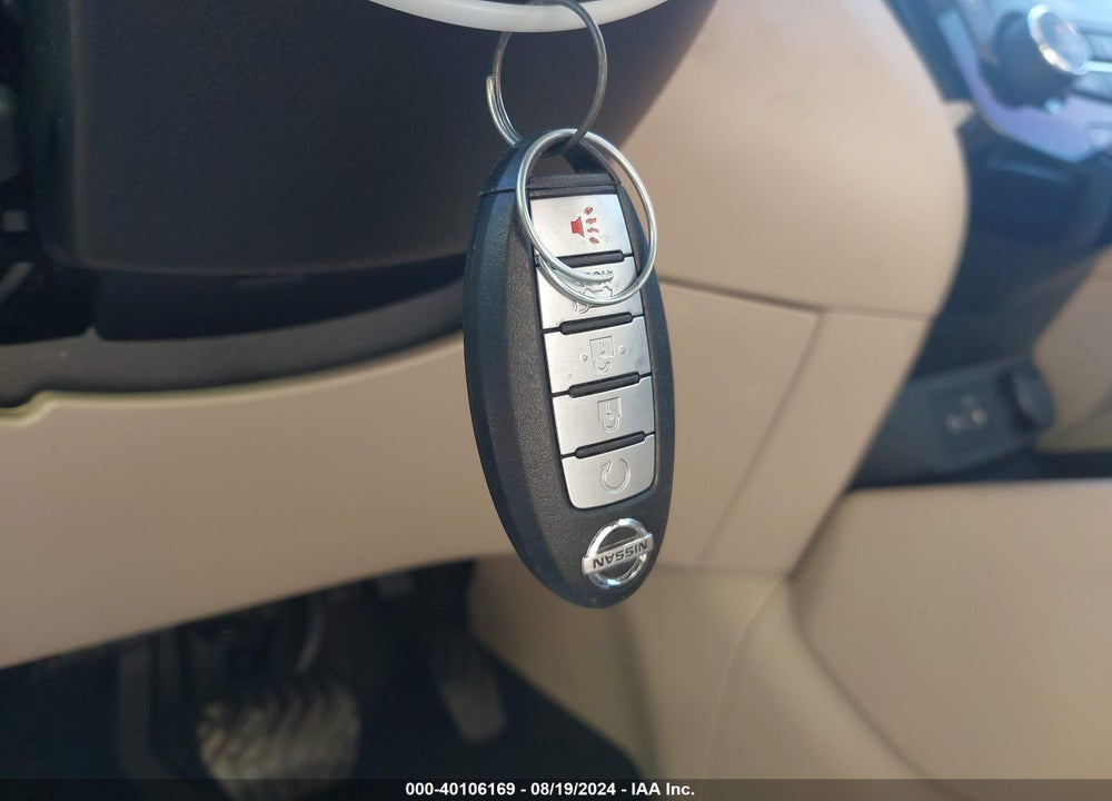 2018 NISSAN ROGUE SV VIN: KNMAT2MV4JP501026