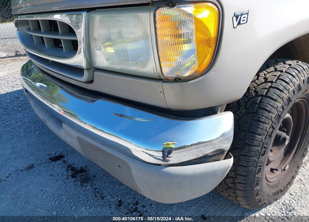 2002 FORD E-150 XL/XLT VIN: 1FMRE11L22HA89769