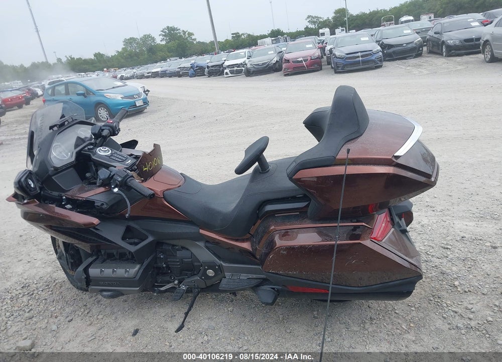 2018 HONDA GOLDWING VIN: JHS2C7914JK000391