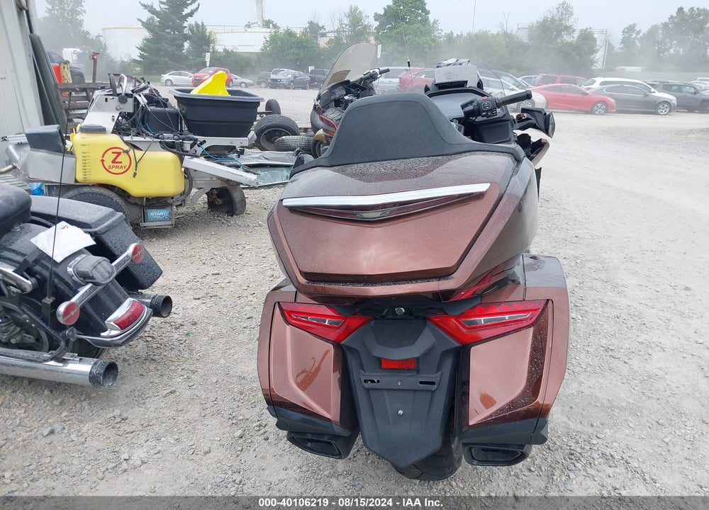 2018 HONDA GOLDWING VIN: JHS2C7914JK000391